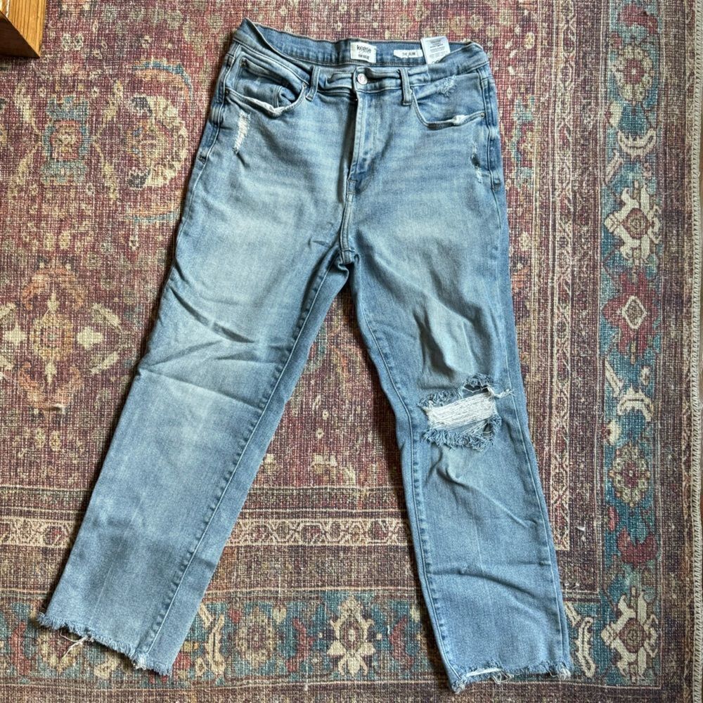 Kensie Vintage Luxe The Slim 10/30 Distressed Light Blue Women's Jeans